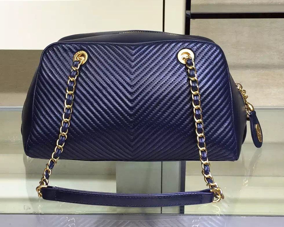 borse in pelle di agnello Chanel A92092 impreziosita da CHEVRON QUILTING Blue Cruise