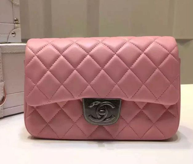 Chanel PICCOLO BREVETTO pelle di capra borse lembo ornato con una catena di vita A93133 IN ROSA