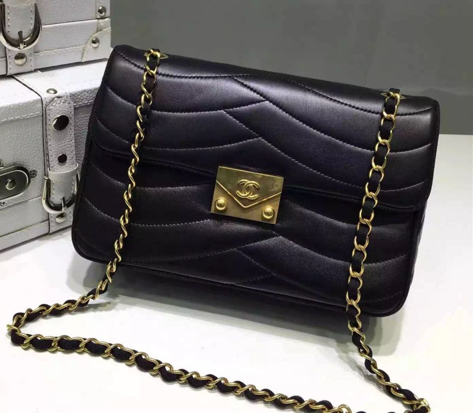 borse Chanel Flap agnello impreziosita da tessuto fodera nera