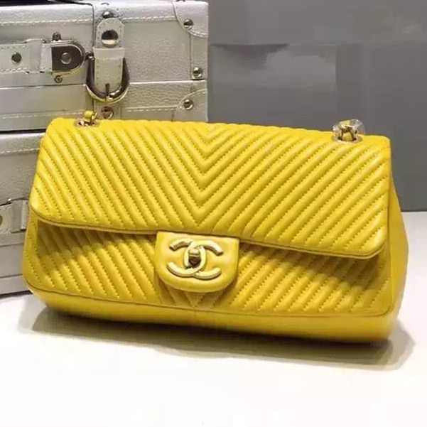 borse Chanel Flap agnello impreziosita da Chevron Quilting Giallo Cruise