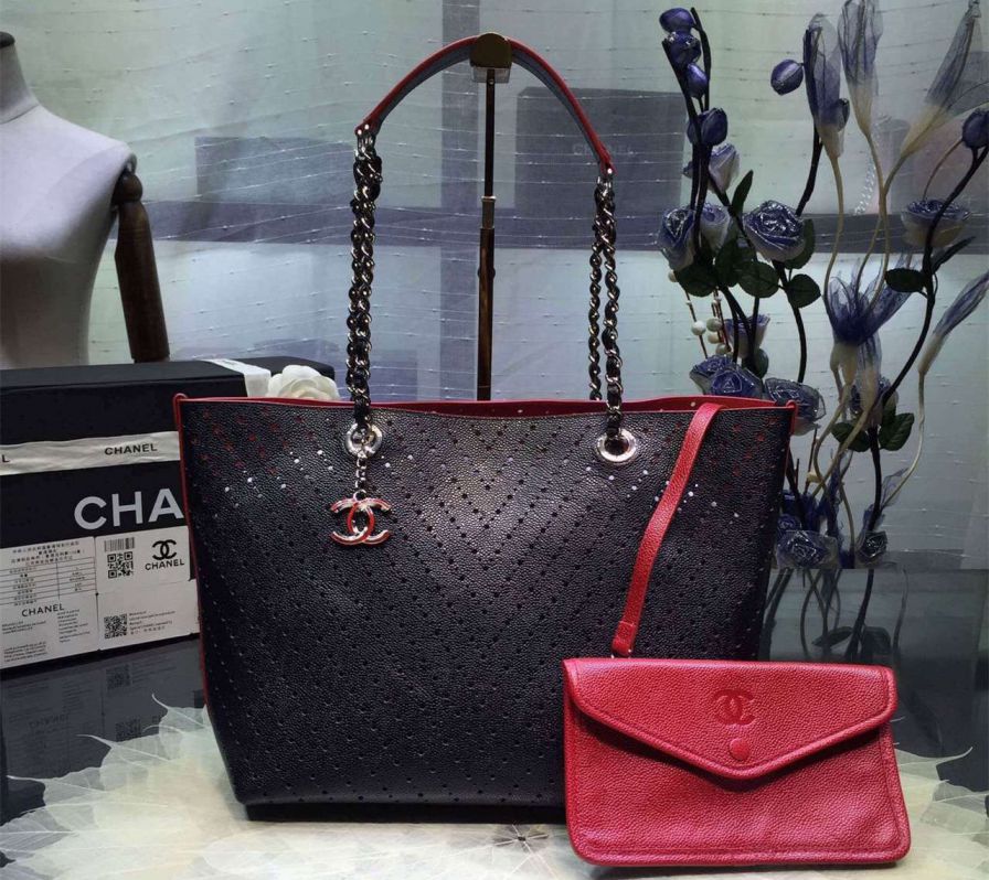 Chanel PERFORATO STAMPATO vitello borse grandi centri con Black & amp; BORGOGNA FODERA A93261