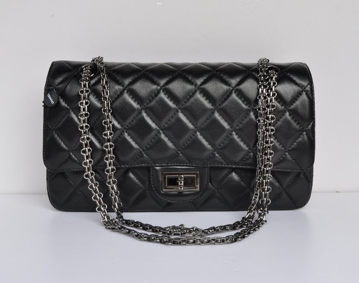 Chanel A1113 Black Sheep Pistola