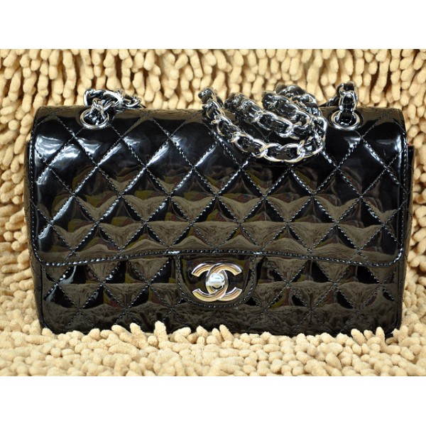 Chanel A01112 Brevetti Flap Bag In Pelle Nera Con Hardware Argen