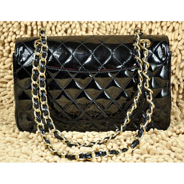 Chanel Flap Bag A01112 In Vernice Nera Con Hardware Oro