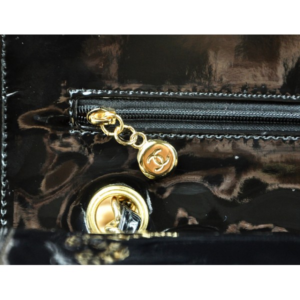 Chanel Flap Bag A01112 In Vernice Nera Con Hardware Oro