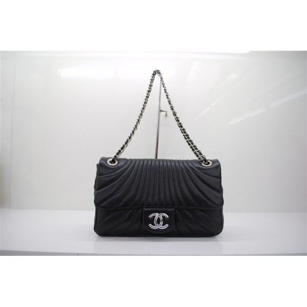 Chanel 2010 A Ventaglio In Pelle Di Agnello Borsa Ricamato Nero