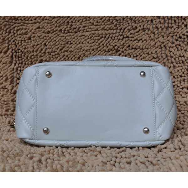 Bianco Chanel Flap Bag In Pelle Di Vitello Con Cuciture A Contra