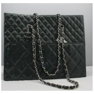 Chanel In Vernice Nera Tote Grande 2011