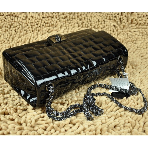 Chanel Trapuntato In Vernice Nero 2011 Flap Bag Con Guncolor Hw