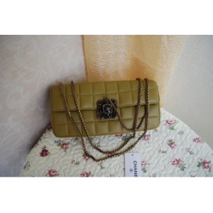 Chanel 2012 Dark Green Flap Bag In Pelle Di Agnello Con Chiusura