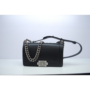 Chanel A66713 Flap Borse Boy Vitello Nero Con Vintage Argento Hw