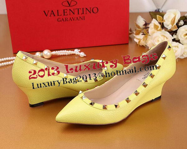 Valentino Litchi Leather Rivet Pump VT239YZM Yellow