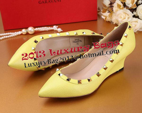 Valentino Litchi Leather Rivet Pump VT239YZM Yellow