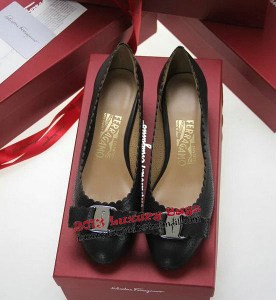 Ferragamo Cutout Leather Pump FL0491 Black