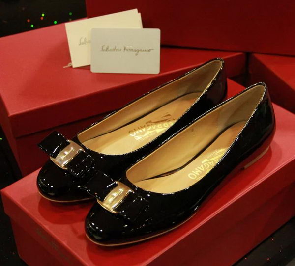 Ferragamo Patent Leather Ballerina FL0514 Black