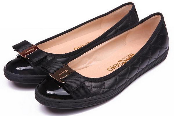 Ferragamo Ballerina Patent Leather FL0577 Black