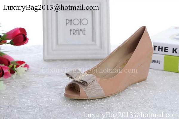 Salvatore Ferragamo Pump Patent Leather FL0602 Pink