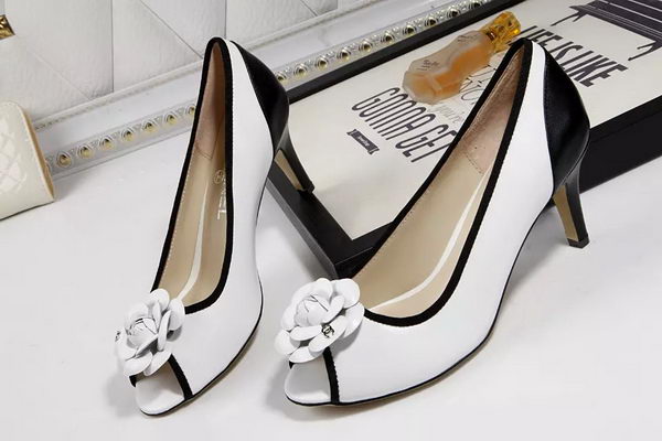 Chanel Pump Sheepskin Leather CH1673 White