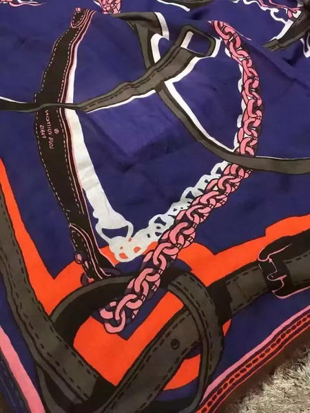 Louis Vuitton Scarf LV0090