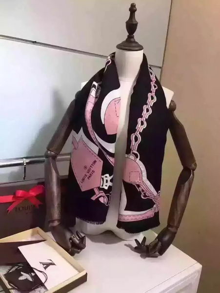 Louis Vuitton Scarf LV8330