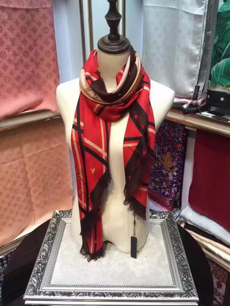 Louis Vuitton Scarf LV8336