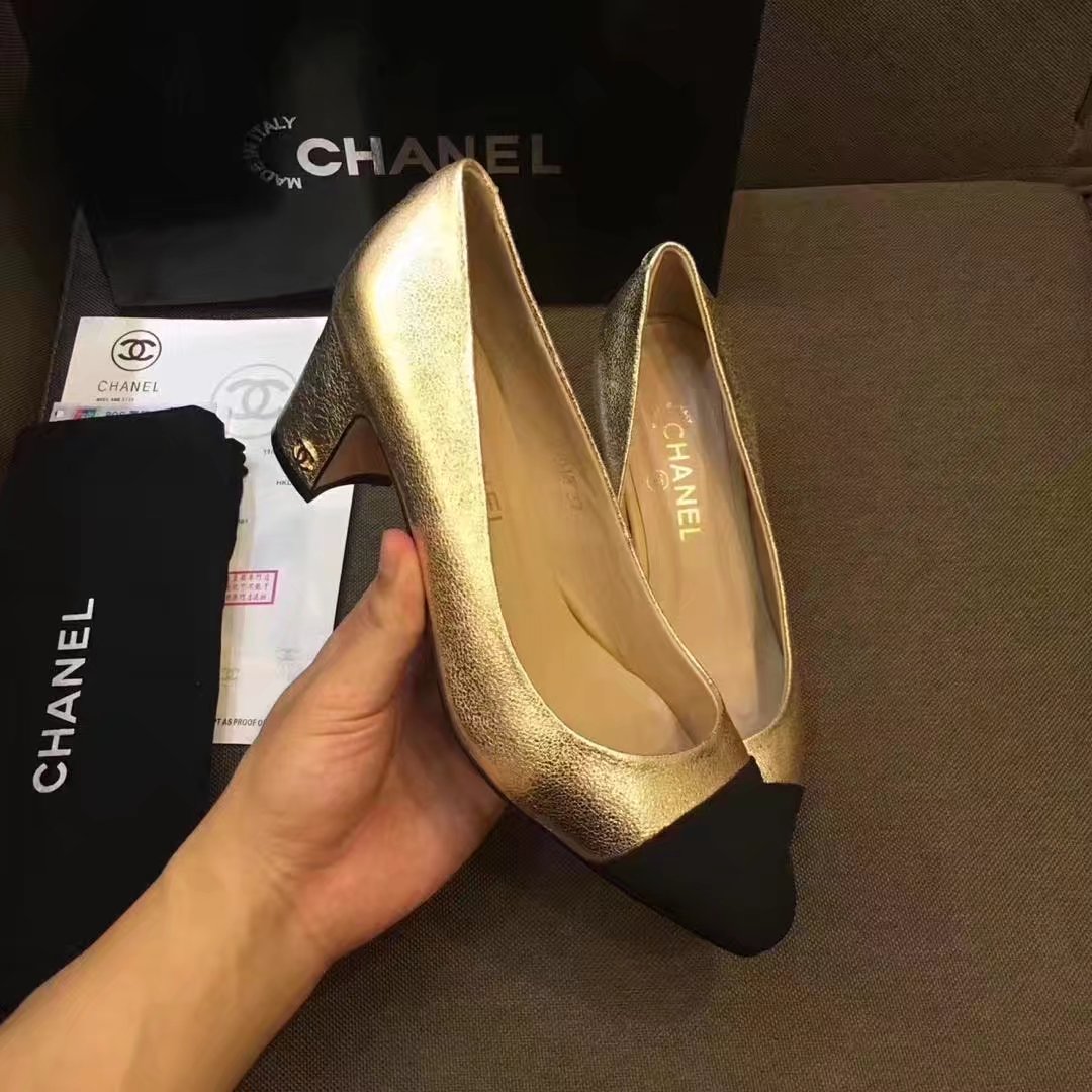 Chanel Pump Leather CH2146 Gold