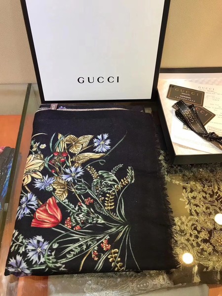 Gucci Scarf GG2737A