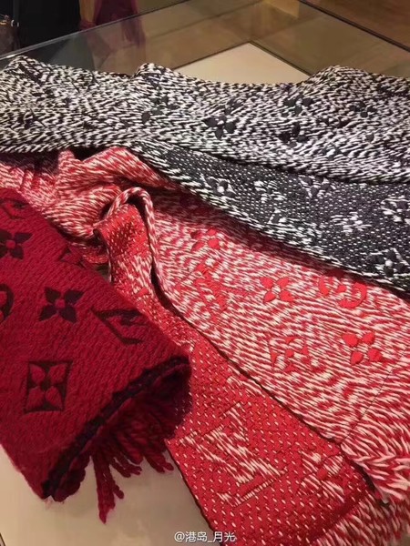 Louis Vuitton Scarf LVS7757