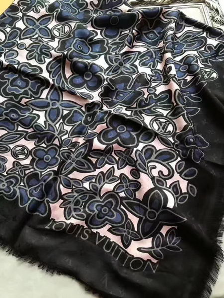 Louis Vuitton Scarf LVS92116A