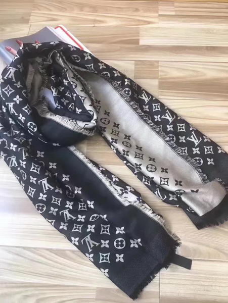 Louis Vuitton Scarf LVS9213B