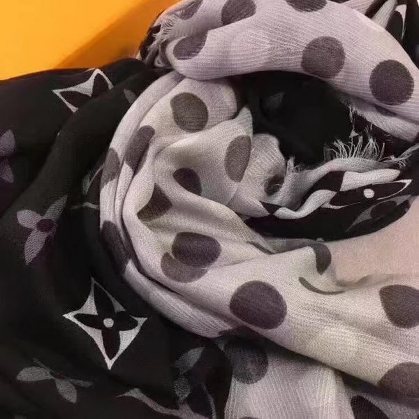 Louis Vuitton Scarf LVS9218C