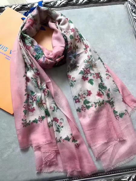 Louis Vuitton Scarf LVS9225