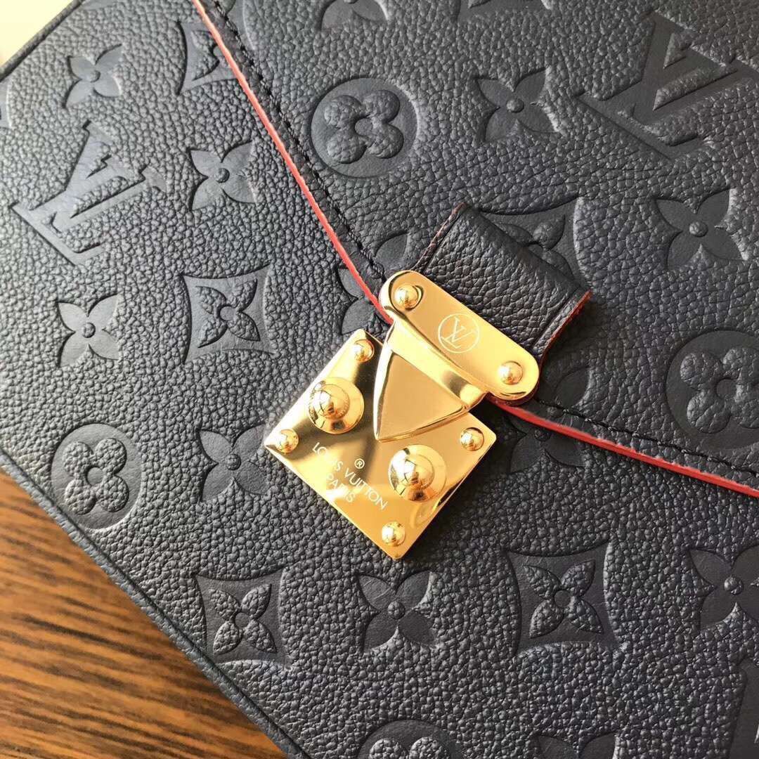 Louis Vuitton Monogram Empreinte POCHETTE METIS M41488 Red