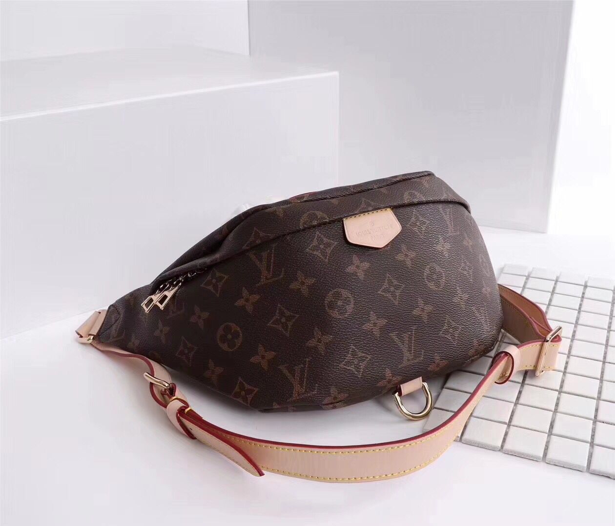 Louis Vuitton Monogram Canvas BUMBAG 43644