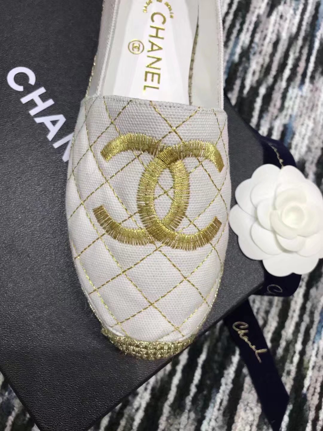 Chanel Pump CH2289LRF gold