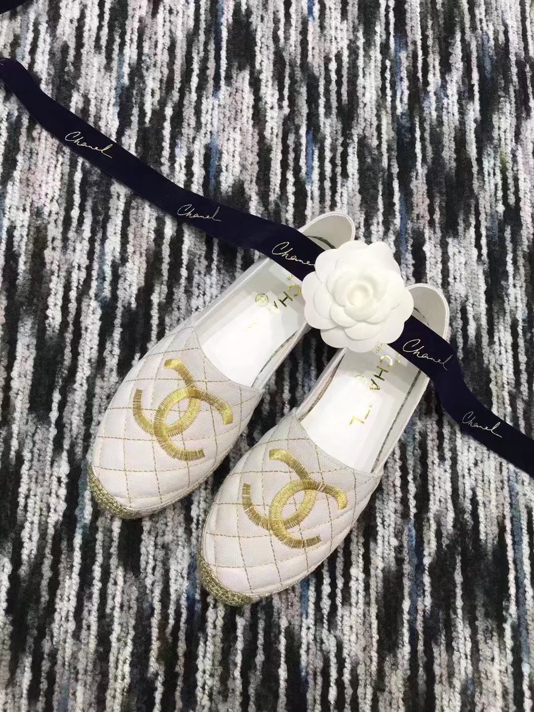 Chanel Pump CH2289LRF gold