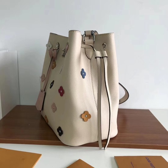 Louis vuitton original lockme bucket 53081 cream