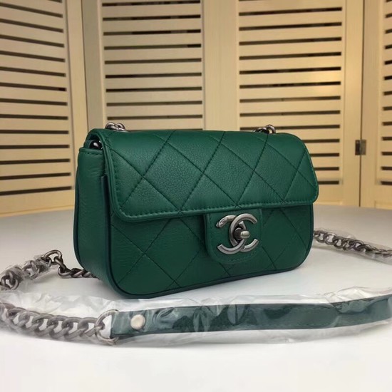 Chanel mini Leather cross-body bag 7739 green