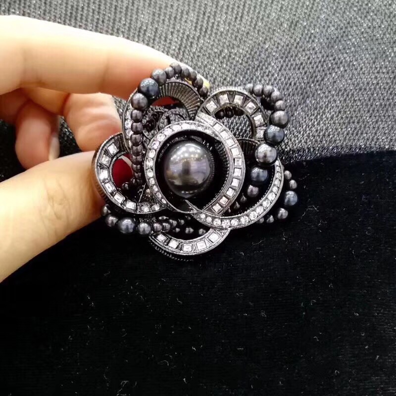 Chanel Brooch 44588