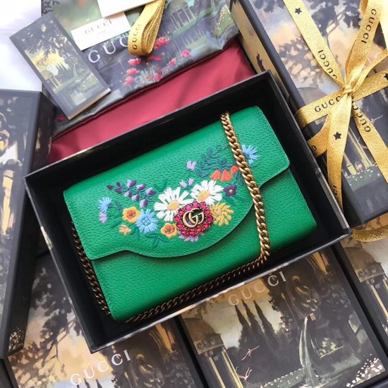 Gucci GG Marmont matelasse mini bag 499314 green