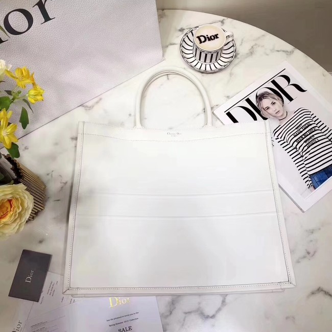 DIOR BOOK TOTE BAG IN PRINTED CALFSKIN M941 WHITE