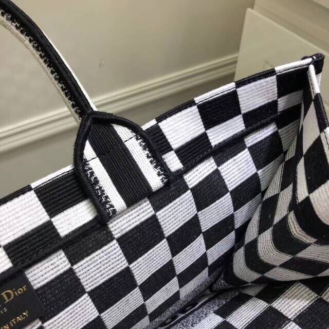 Dior Book Tote Bag Aus Besticktem Dior Oblique Toile 2863 Black&White