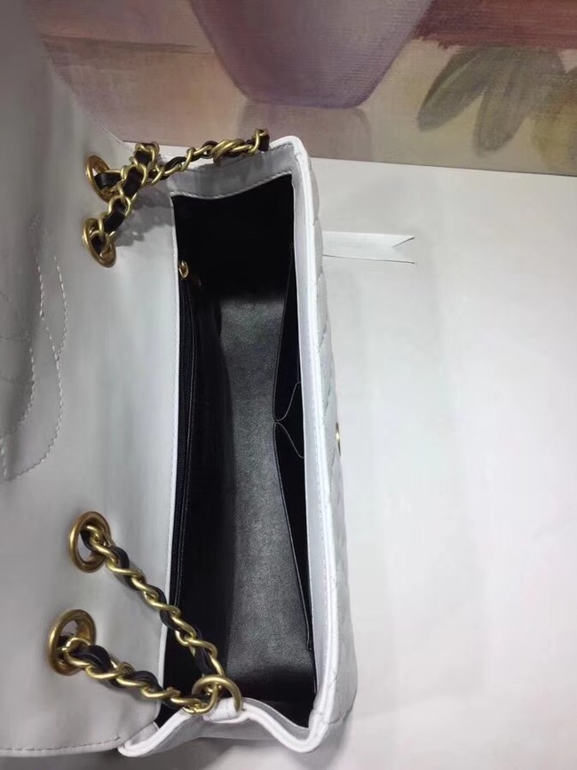 CHANEL Original Clutch with Chain A85533 white