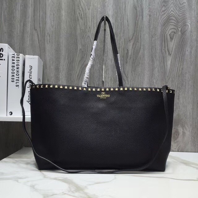 VALENTINO Rockstud grained leather shopper 93316 black