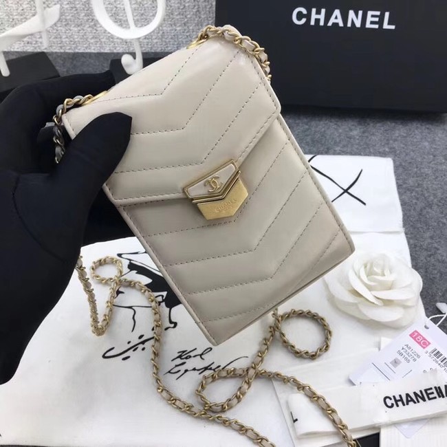 Chanel Original Clutch with Chain A81226 Calfskin & Gold-Tone Metal A81226 off-white