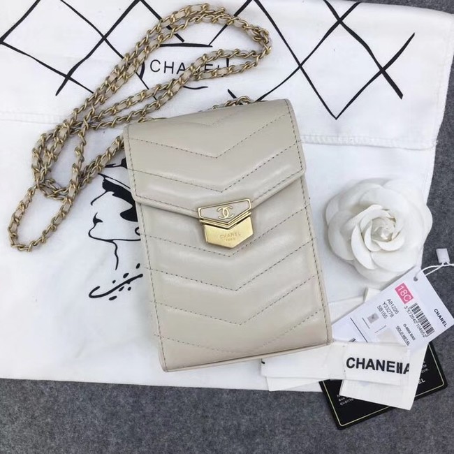 Chanel Original Clutch with Chain A81226 Calfskin & Gold-Tone Metal A81226 off-white