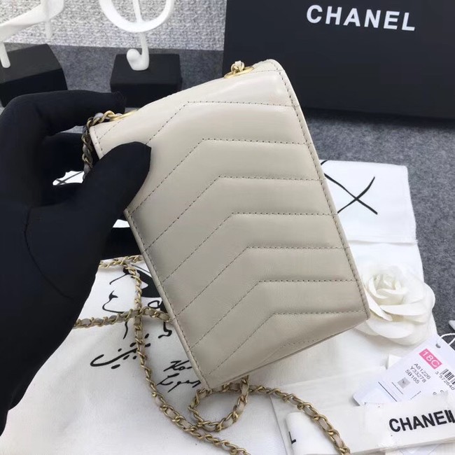 Chanel Original Clutch with Chain A81226 Calfskin & Gold-Tone Metal A81226 off-white