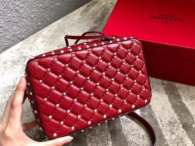 VALENTINO Rockstud leather bucket bag 0059L red