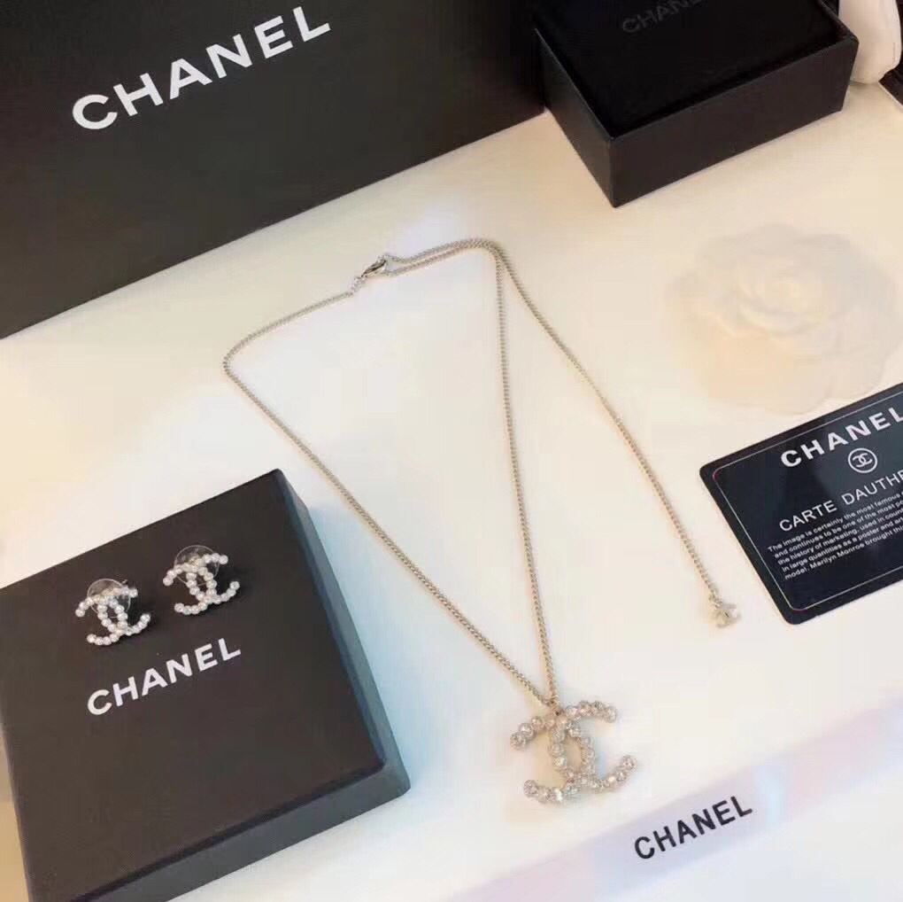 Chanel Earrings 18122