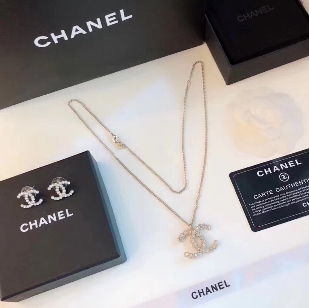 Chanel Earrings 18122